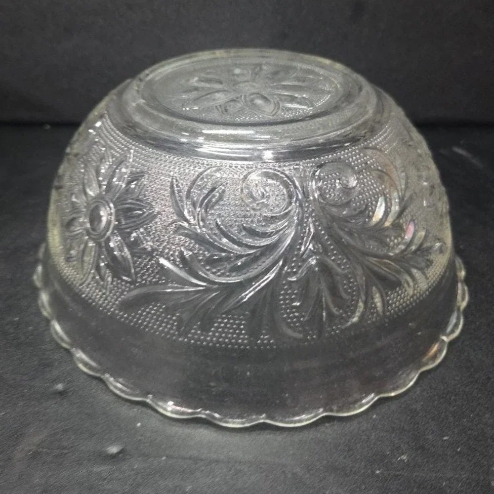 Anchor Hocking Clear Sunflower Serving Bowl, Vintage Pressed Glass‎ Centerpiece